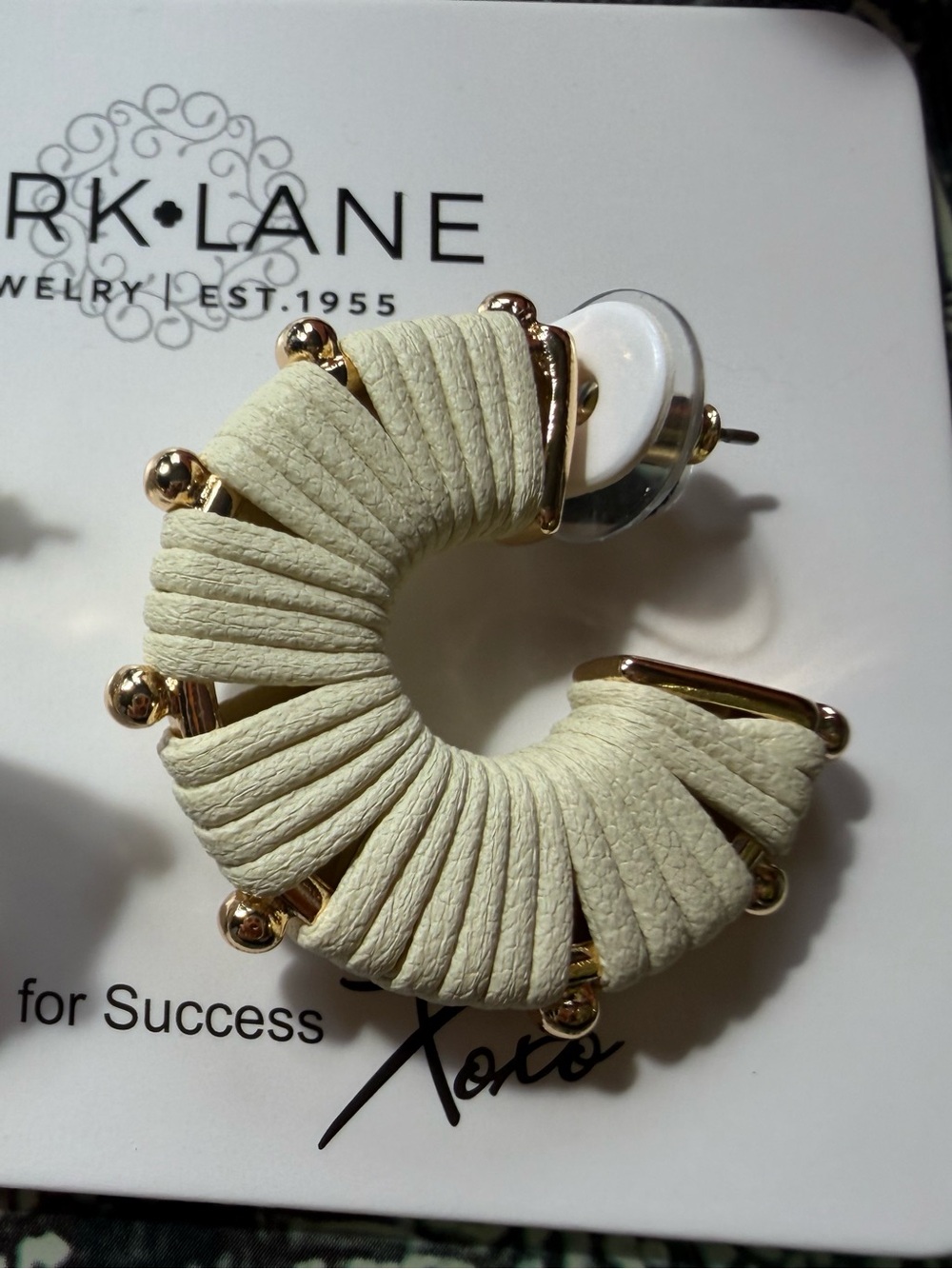Park Lane “CUSTARD” lightweight Earrings - Picture 3 of 5